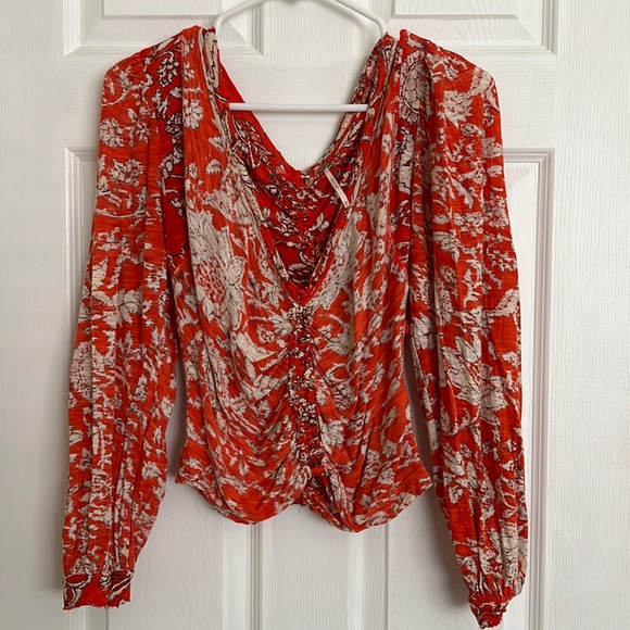 Free People Tops - FREE PEOPLE Ruched Floral Top